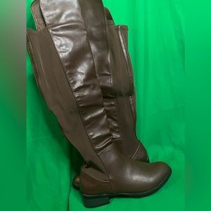 Thigh high brown boots 👢